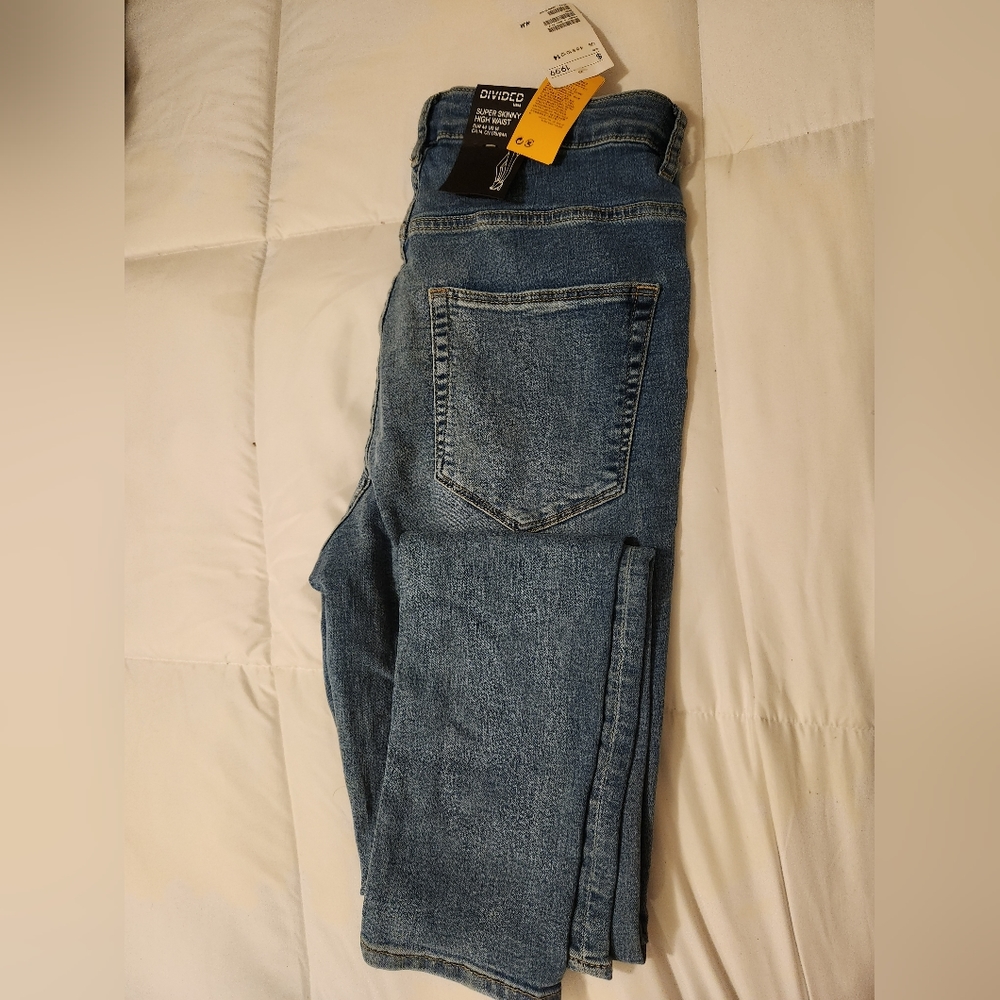 H&M DIVIDED SUPER SKINNY JEANS